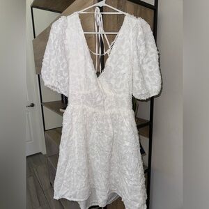 White puff sleeve dress